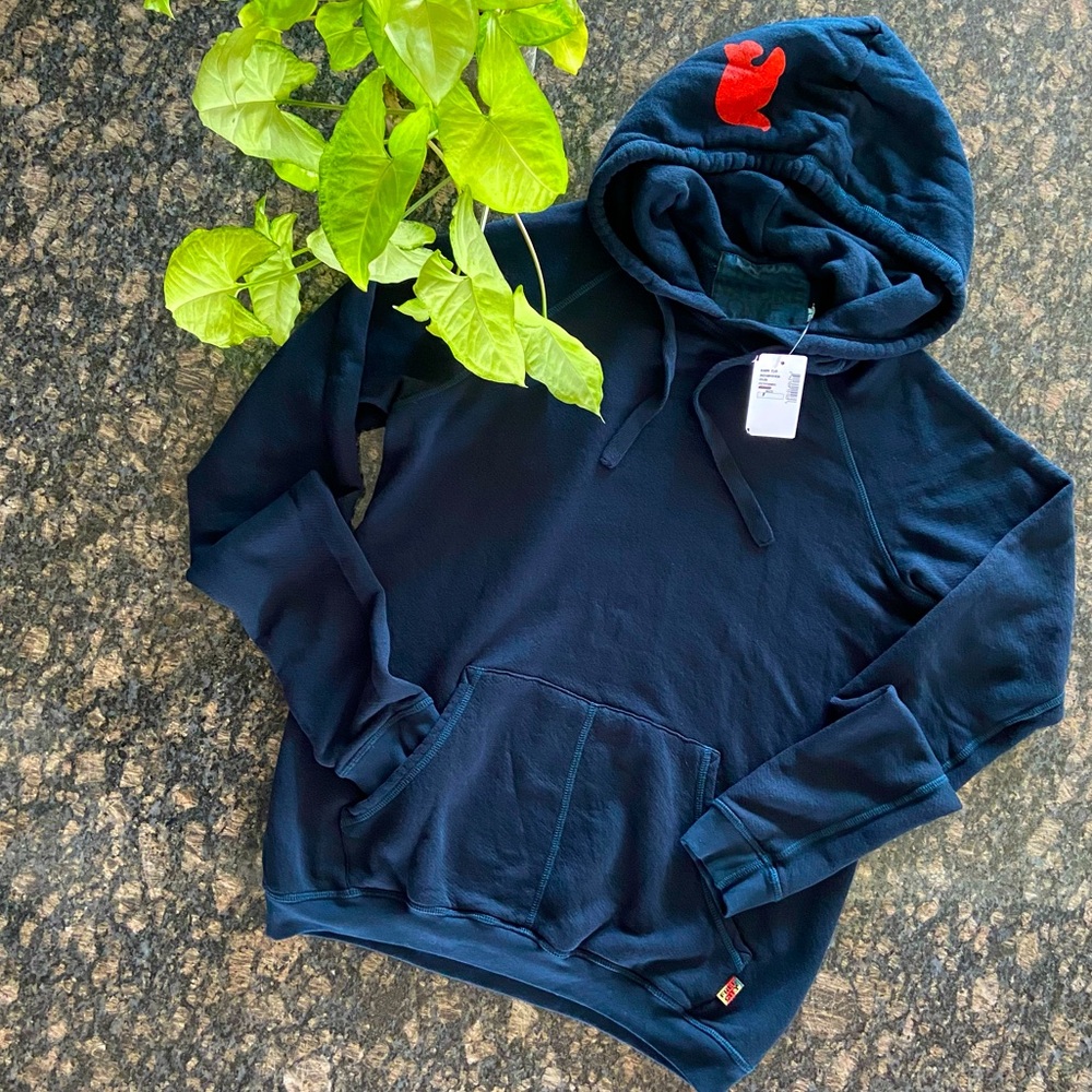 FREECITY
Superfluff StandardFit Hoodie 
SquidsInk